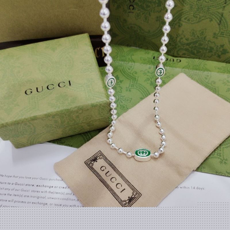 G*u*i necklaces
